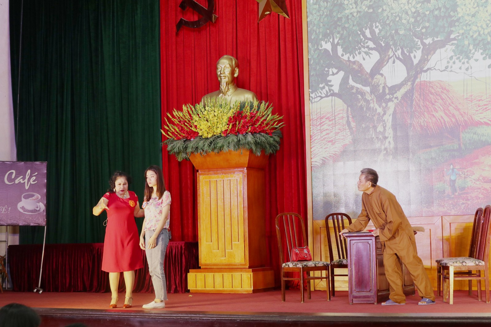 Giải Nhất thuộc về Hội LHPN quận Thanh Xuân với tiểu phẩm 