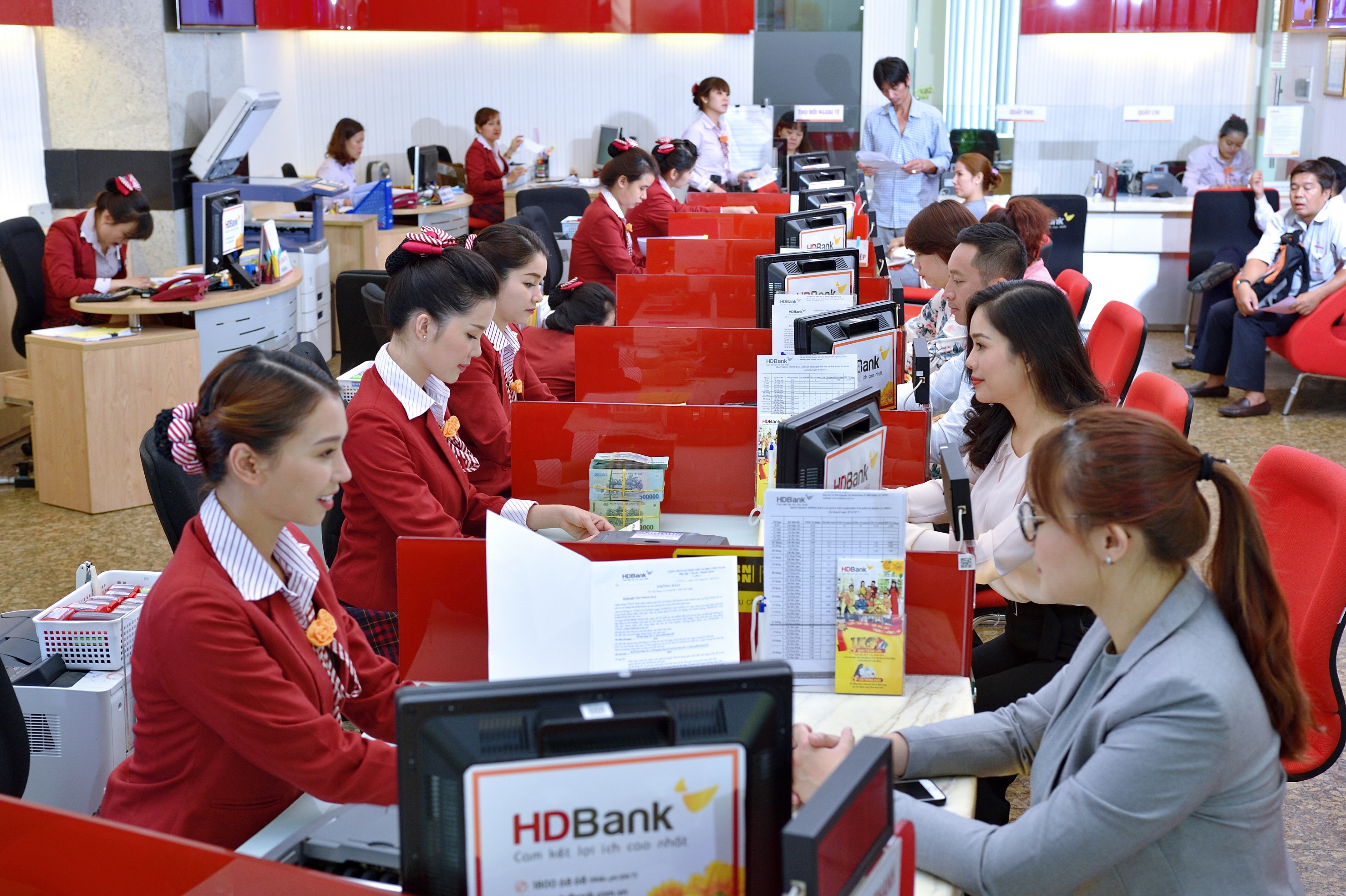 hdbank6-r.jpg