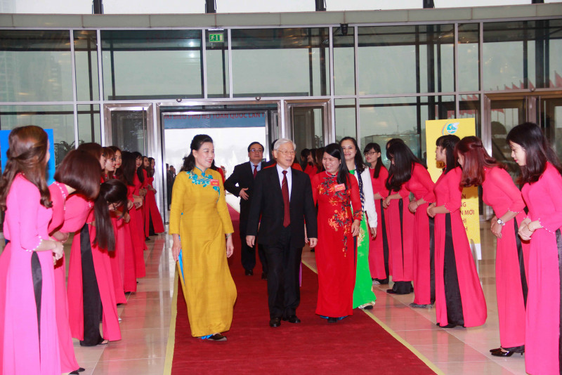 Đại hội vinh dự chào đón Tổng Bí thư Nguyễn Phú Trọng tới dự.