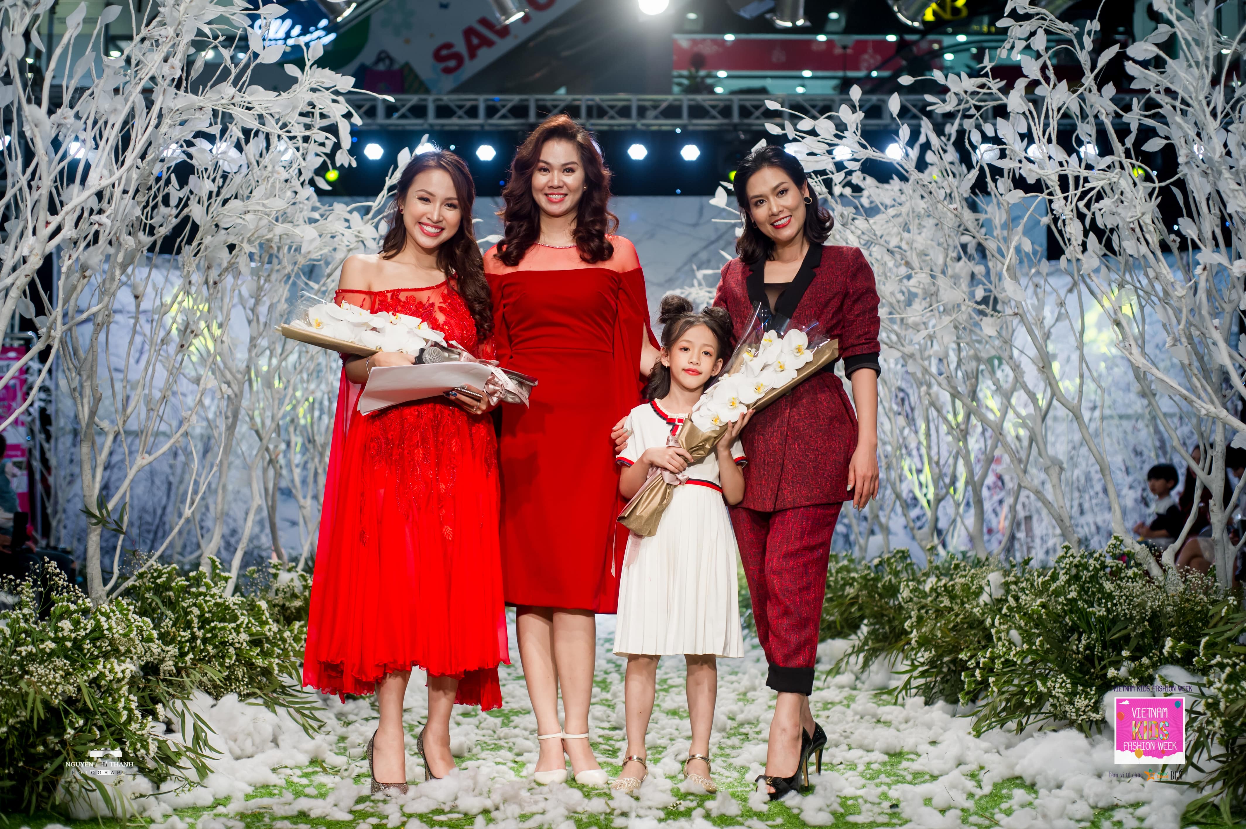 MC Thanh Vân Hugo tiếp tục vai trò người dẫn chương trình trong suốt 3 mùa của Tuần lễ Thời trang trẻ em