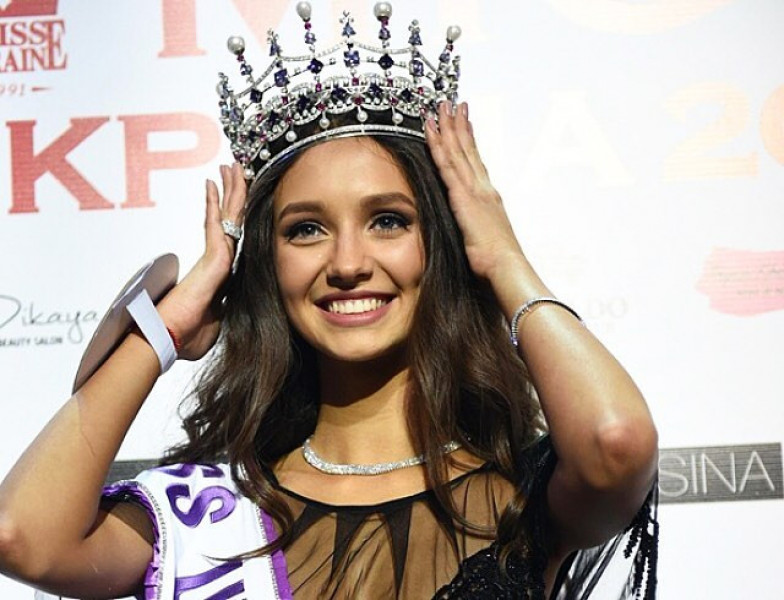 Polina Tkach đã vượt qua 23 ứng viên khác để đăng quang ngôi Hoa hậu Ukraine 2017.