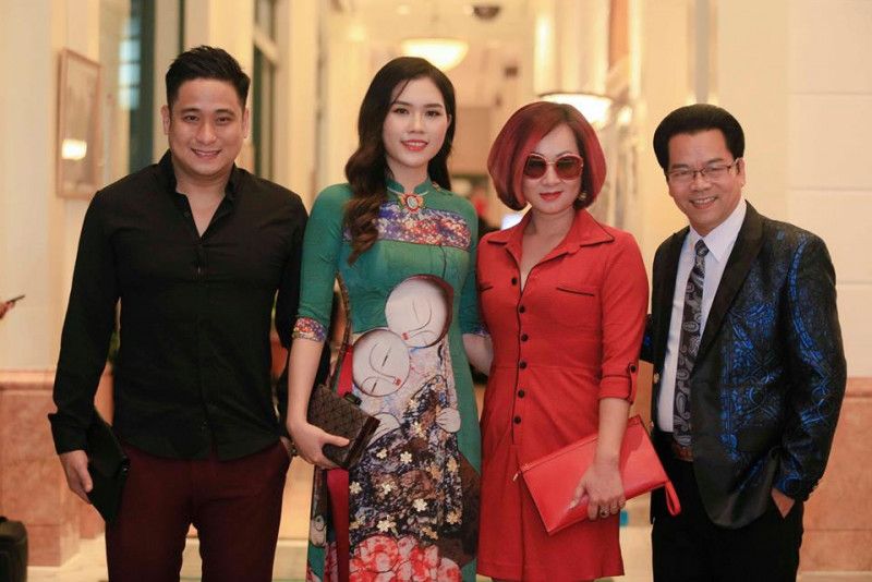 Vợ chồng NSND Trần Nhượng và nghệ sĩ Minh Tiệp đến dự chương trình