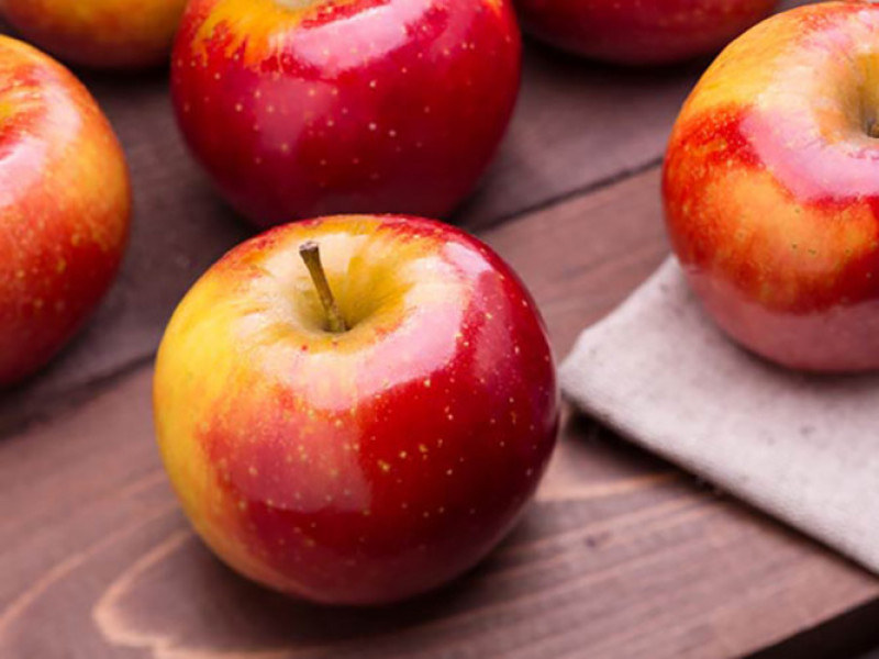 Táo giàu chất chống oxy hoá và flavonoid, giúp giảm nguy cơ ung thư đại tràng, đau tim và đột quỵ. Do đó, táo là trái cây được ăn nhiều nhất khi đói.