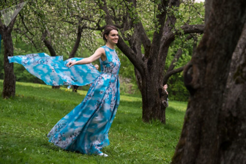 Các cây táo ở Moscow nở rộ hoa vào tuần đầu tiên hoặc thứ 2 của tháng 5, kéo dài trong 7-17 ngày tùy điều kiện thời tiết.