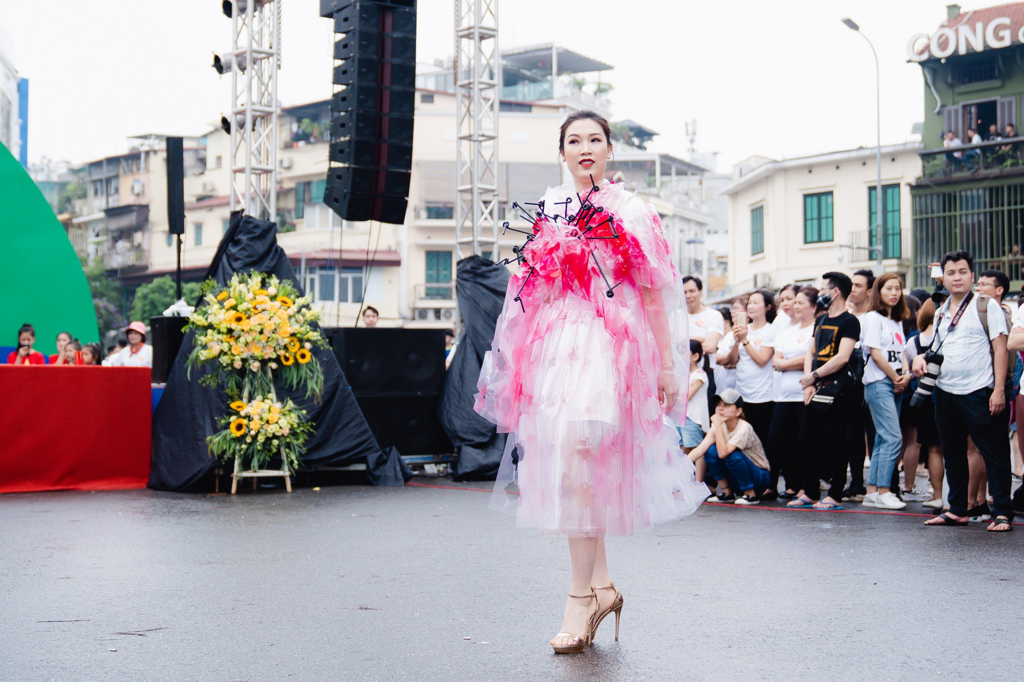 Hoa hậu Áo dài 2018 Phí Thùy Linh