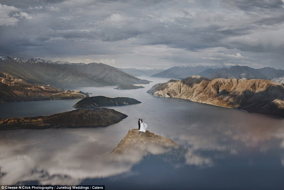 Nhiếp ảnh gia Hendra Lesmana của Cheese N Click Photograph đã thu hết cảnh sắc đỉnh Roy, New Zealand vào ống kính của mình.