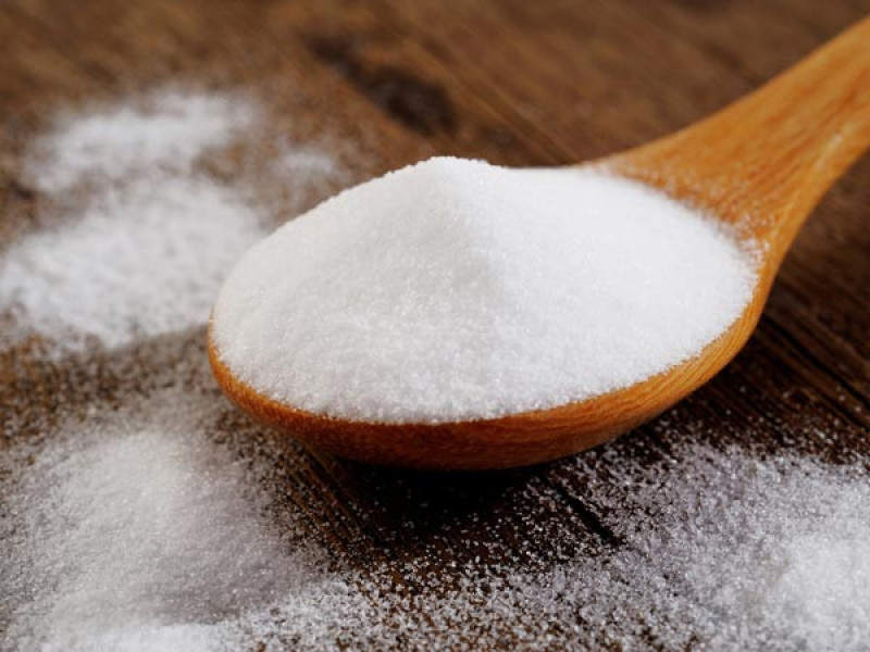 Baking Soda: Các tính chất kiềm của baking soda có thể làm loãng axit có xu hướng gây ra đau buốt. Nước soda cân bằng lượng axit trong cơ thể. Nó giúp diệt vi khuẩn cũng như xử lý vết loét và chữa bệnh. Ngoài ra, nó làm giảm viêm, cung cấp sức khỏe răng miệng bằng cách loại bỏ vi trùng và vi khuẩn.