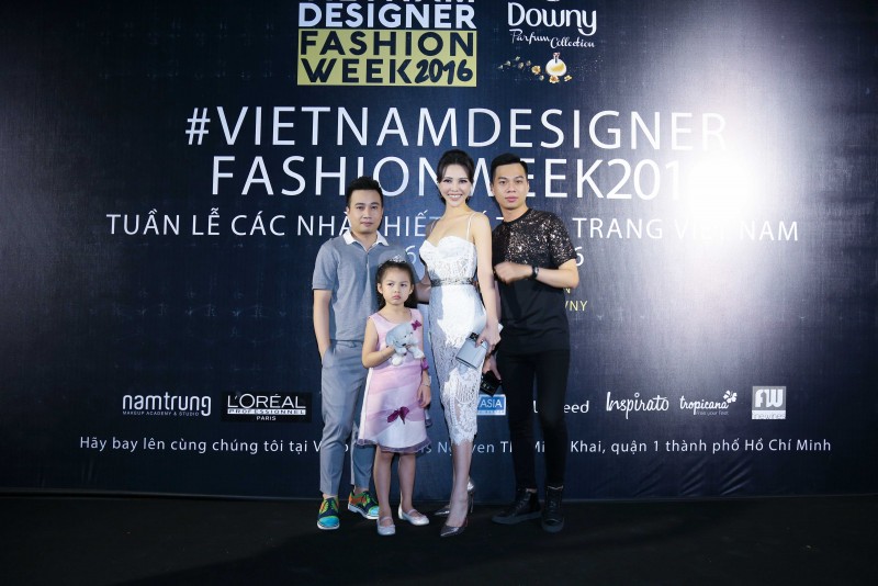 Á hậu Trà Giang đến Vietnam Designer Fashion Week - Tuần lễ Nhà thiết kế thời trang Việt Nam 2016 để chung vui, ủng hộ cùng NTK Huy Trần, người bạn thân thiết của cô