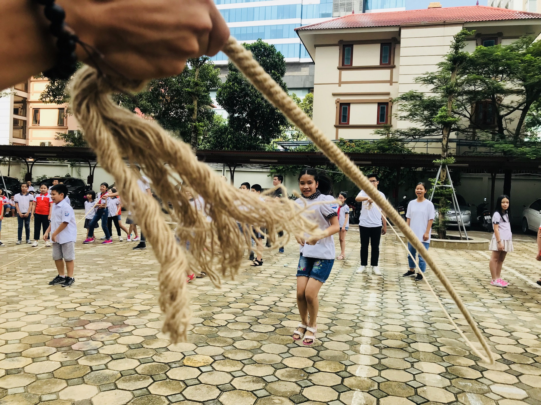 và nhảy dây.