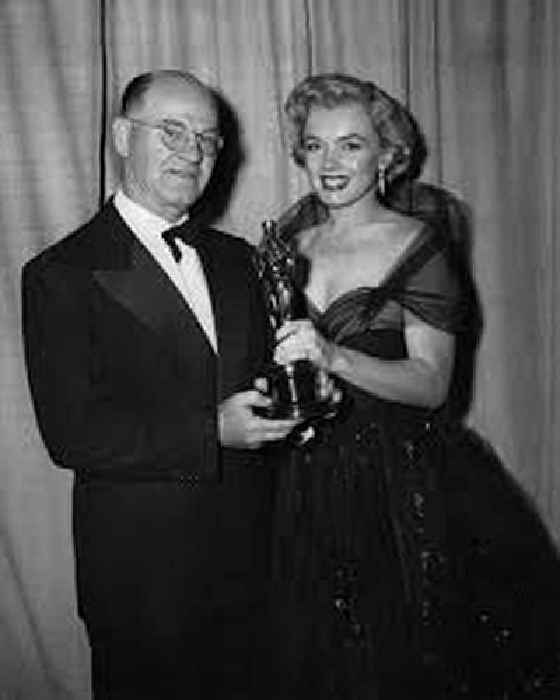Marilyn Monroe, 1951. Marilyn Monroe chưa bao giờ đoạt giải Oscar, và cũng không được đề cử. Tuy nhiên, tất cả những con mắt trong buổi lễ năm 1951 đều đổ dồn về phía cô.