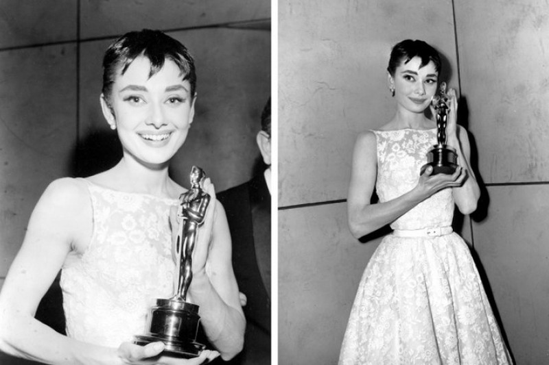 Audrey Hepburn, 1954. Đây là chiếc váy mà Audrey Hepburn mặc khi cô đoạt giải Oscar cho Nữ diễn viên xuất sắc nhất trong phim Roman Holiday. Bộ váy này do Givenchy thiết kế, dành riêng cho Audrey, và nó là hiện thân cho phong cách thanh lịch và tinh tế của cô.