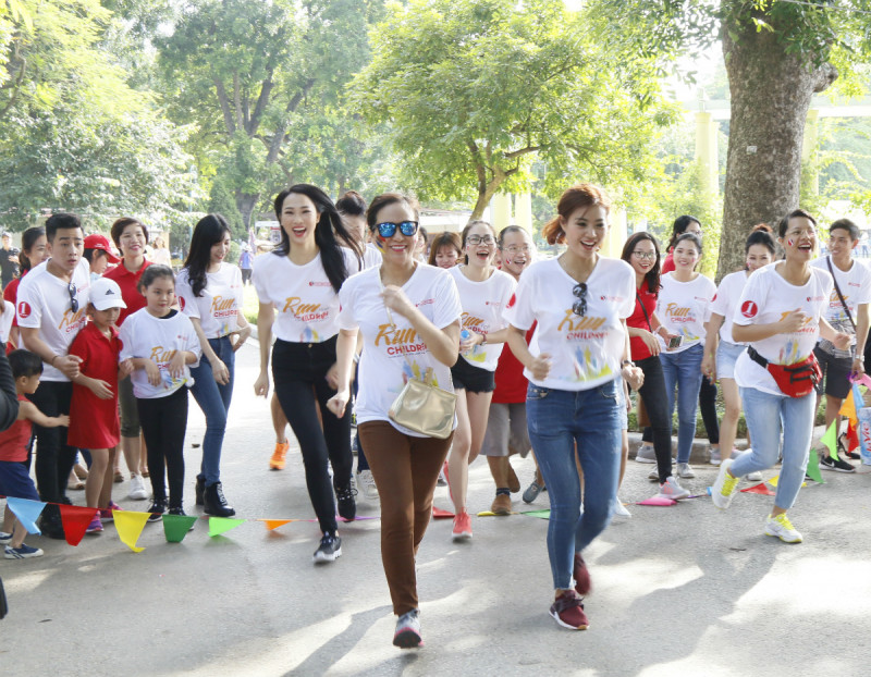 Dàn diễn viên, người đẹp hào hứng chạy gây quỹ cho trẻ em bệnh tim bẩm sinh. Tham gia “Run for Children