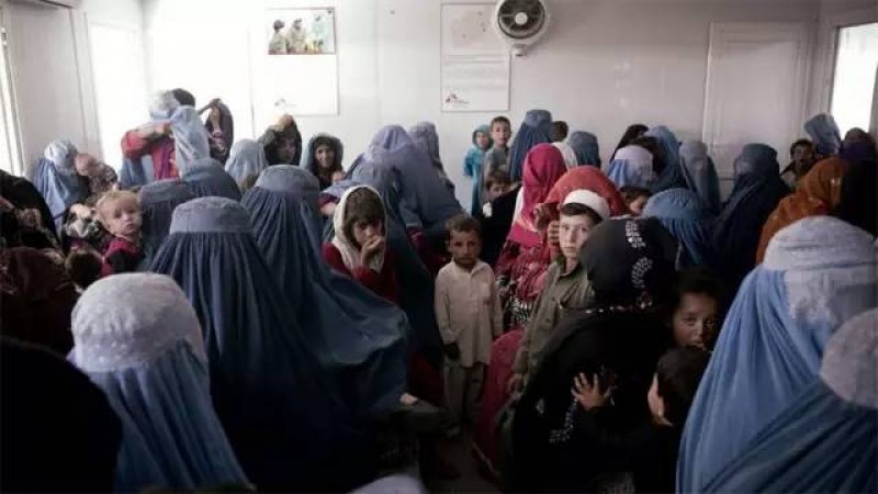 Tuy nhiên, tại Bệnh viện Phụ sản của tỉnh Khost, Afghanistan chỉ có 60 chiếc giường bệnh, bệnh viện chỉ có 2 bác sĩ sản, trong khi số ca đỡ đẻ 1 tháng lên tới khoảng 1.300 ca.