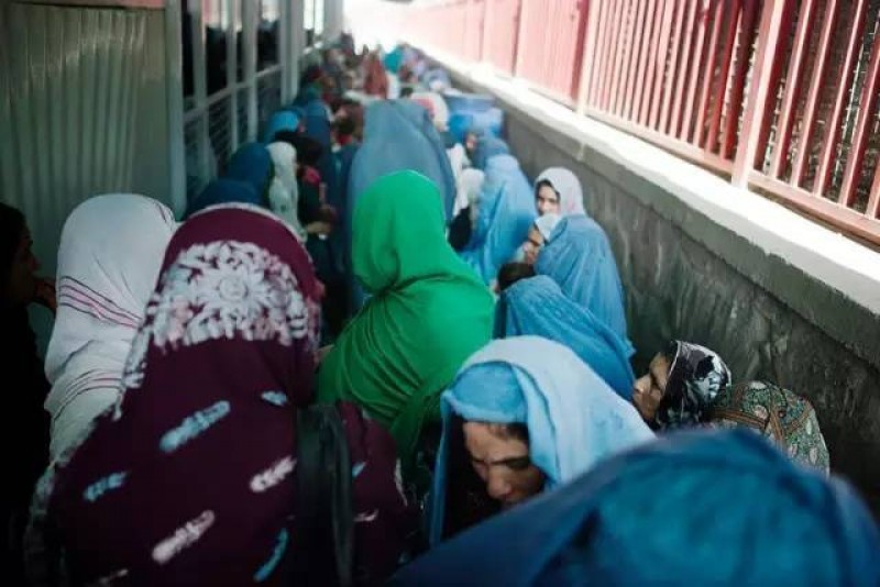 Tại khu vực xảy ra nhiều biến động như Afghanistan, cứ 100.000 ca sinh thì có khoảng 400-500 trường hợp thai phụ tử vong, nhiều hơn gấp 20 lần quốc gia hòa bình ổn định.