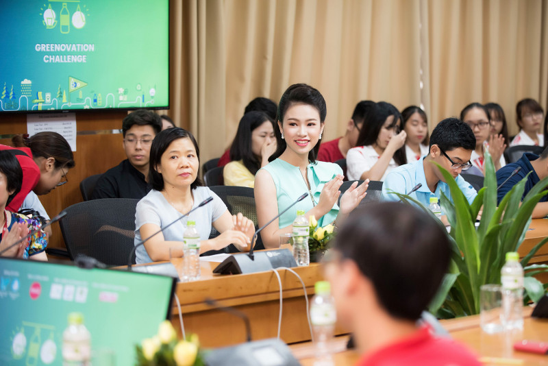 Cuộc thi Thử thách Sáng tạo xanh Greenovation Challenge 2017 ra đời với sứ mệnh cổ vũ cho các sáng tạo đột phá của các bạn sinh viên, nhằm đưa ra những giải pháp cho vấn đề về rác thải nhựa tại Việt Nam. Cuộc thi được bảo trợ chuyên môn bởi Liên minh quốc tế bảo tồn thiên nhiên (IUCN), Trung tâm hỗ trợ phát triển xanh (Greenhub), tổ chức Live & Learn và khoa Kinh tế & Kinh doanh quốc tế - khoa mà chính Ngọc Vân đang theo học. 