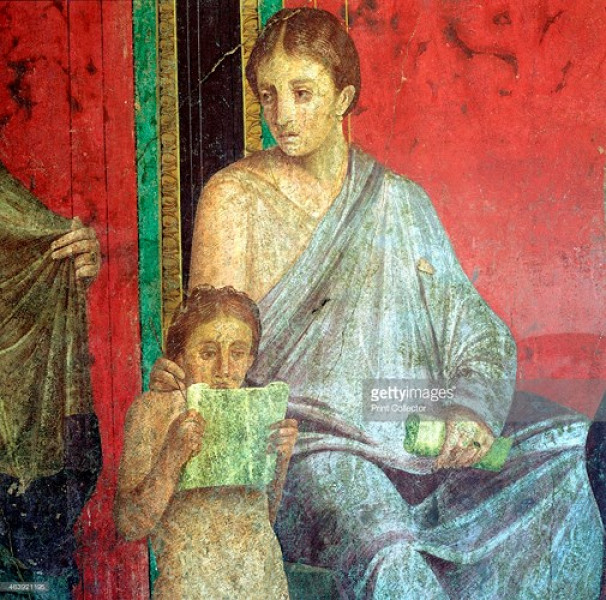 Phụ nữ La Mã được giáo dục. Hầu hết các cô gái đều được dạy những điều căn bản về đọc và viết ở trường. Tuy nhiên, một số gia đình muốn con gái mình có kiến thức rộng hơn, họ thuê những người dạy kèm riêng cho con.