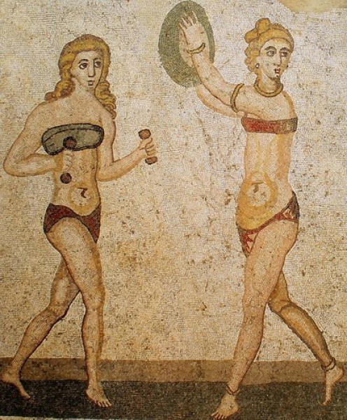 Phụ nữ La Mã khá khoẻ mạnh. Họ cũng rất quan tâm đến thể thao. Ở Rome cổ đại, phụ nữ có nhiều hoạt động giải trí và đời sống xã hội phong phú.