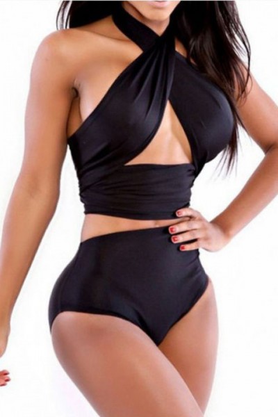 Với thiết kế đan chéo tinh tế, bộ bikini của Jaycargogo có lẽ sẽ khiến bạn thực sự bất ngờ khi nó chỉ được bán ra với giá 220 đồng.