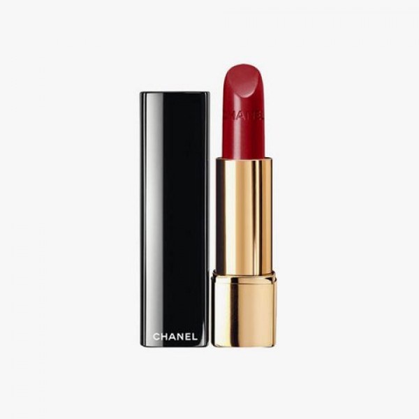 Tuy là một thương hiệu mỹ phẩm nổi tiếng nhưng hãng Chanel tung ra dòng sản phẩm Rouge Allure với giá khá bình dân: 816.000 đồng