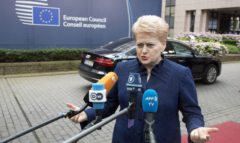 Tổng thống Litva Dalia Grybauskaite phát biểu trước báo giới khi tham dự Hội nghị thượng đỉnh EU tại Brussels, ngày 29/6/2016.