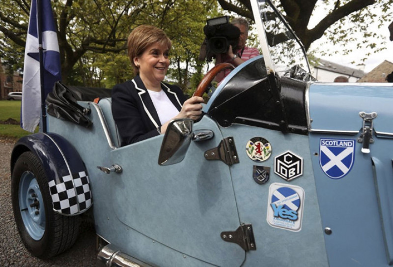 Nữ Bộ trưởng Thứ nhất trong Nội các của Scotland và là lãnh đạo Đảng Quốc gia Scotch Nicola Sturgeon trong chuyến công du tới Moffat, Scotland, ngày 19/5/2017
