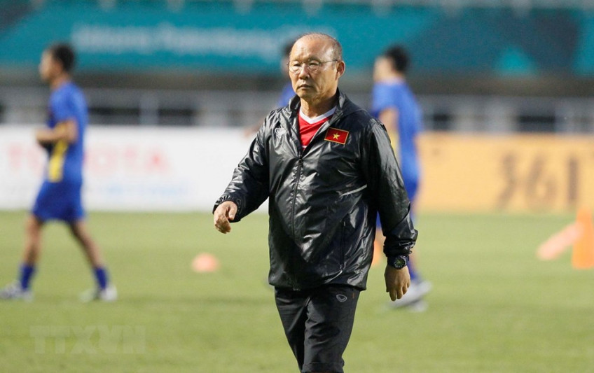 Huấn luyện viên Park Hang-seo tại buổi tập luyện của Olympic Việt Nam