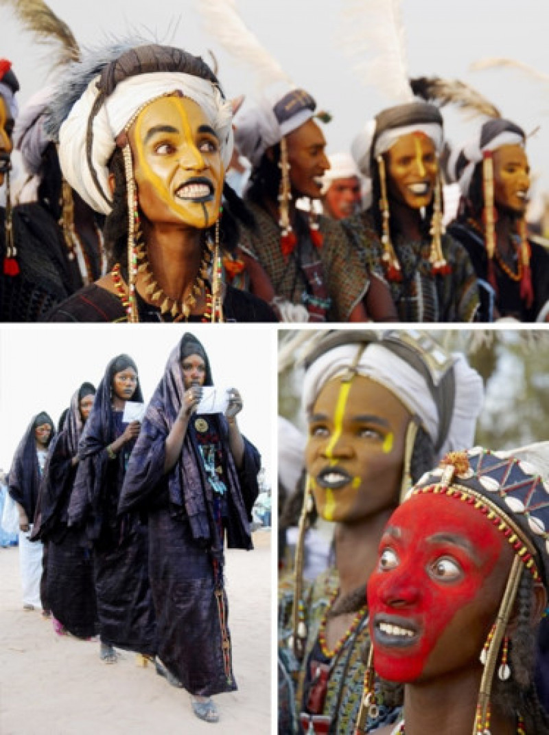 Cuộc thi sắc đẹp nam giới, bộ lạc Wodaabe, Nigeria. Mọi thứ đều có vẻ ngược lại trong bộ lạc Wodaabe. Người đàn ông thường trau chuốt vẻ đẹp và sự hấp dẫn. Trong một cuộc thi sắc đẹp nam, phụ nữ có thể chọn người chồng tương lai của họ. Đàn ông vẽ đôi mắt và môi của họ bằng màu đen để nhấn mạnh độ trắng của mắt và răng.