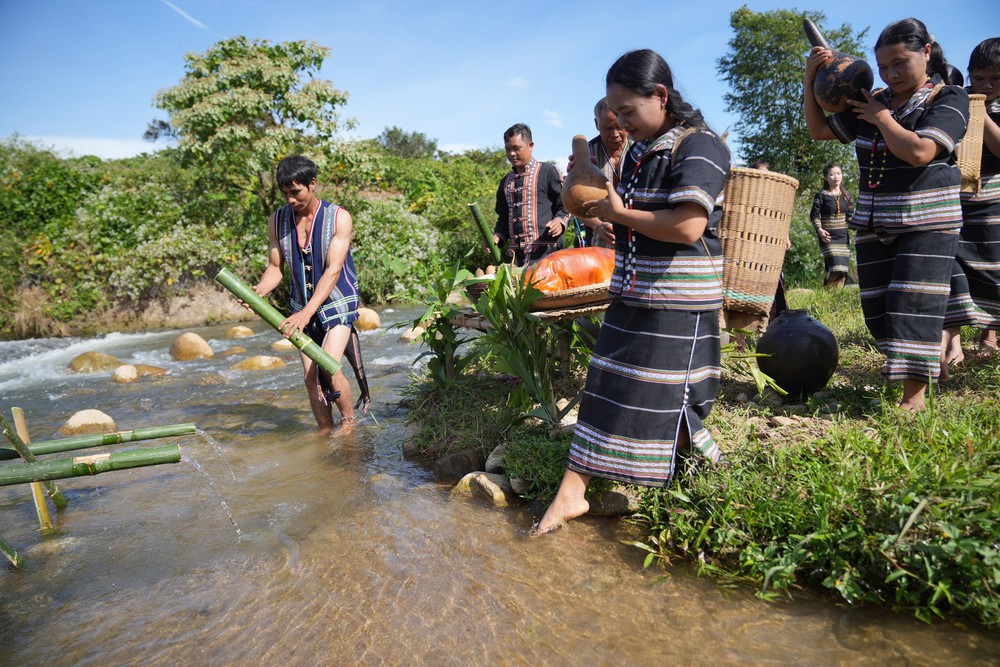 Lễ cúng bến nước của người M’Nông hồi sinh giữa đại ngàn Đam Rông- Ảnh 17.