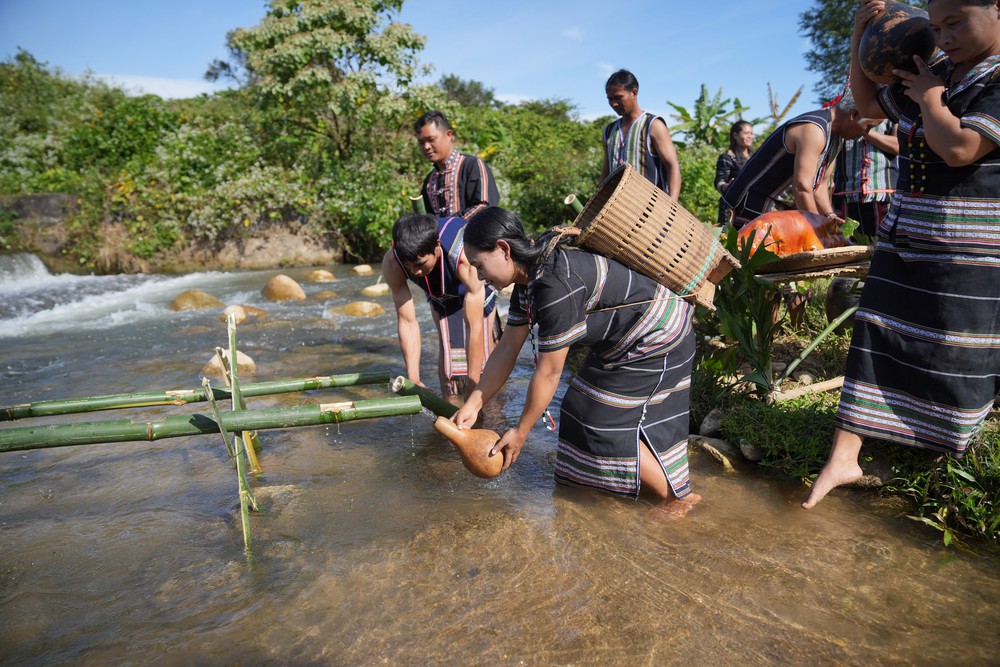 Lễ cúng bến nước của người M’Nông hồi sinh giữa đại ngàn Đam Rông- Ảnh 18.