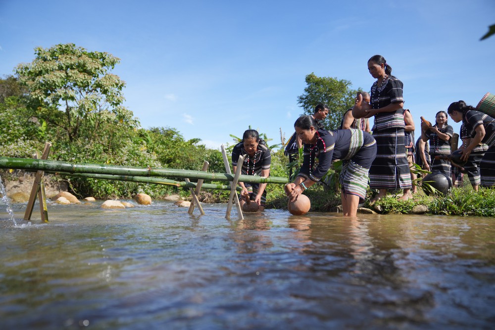 Lễ cúng bến nước của người M’Nông hồi sinh giữa đại ngàn Đam Rông- Ảnh 16.