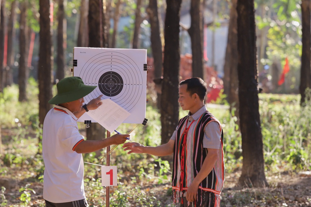 Tiếp nối mạch nguồn, phát huy giá trị văn hóa đồng bào Giẻ Triêng qua Lễ Mừng lúa mới- Ảnh 17. Tiếp nối mạch nguồn, phát huy giá trị văn hóa đồng bào Giẻ Triêng qua Lễ Mừng lúa mới- Ảnh 17.
