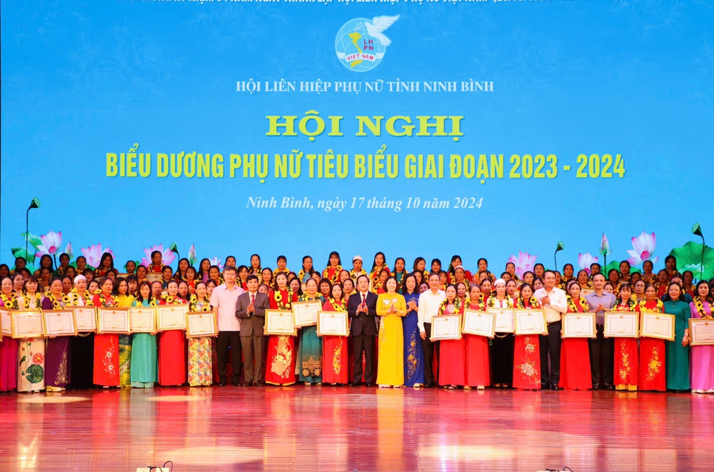 Đại hội đại biểu Phụ nữ tỉnh Ninh Bình lần thứ I, nhiệm kỳ 2025-2030: Tầm nhìn dài hạn, khát vọng lớn- Ảnh 2. Đại hội đại biểu Phụ nữ tỉnh Ninh Bình lần thứ I, nhiệm kỳ 2025-2030: Tầm nhìn dài hạn, khát vọng lớn- Ảnh 2.