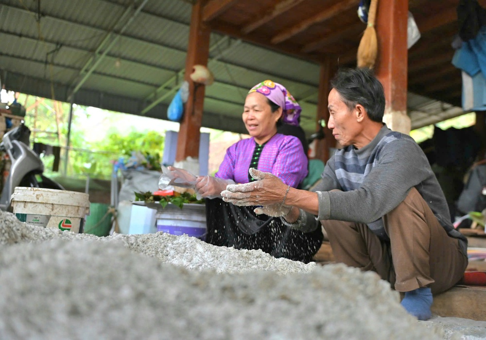 Phụ nữ miền núi trên "cao tốc số": Cuộc cách mạng từ những ngón tay thô ráp- Ảnh 7.