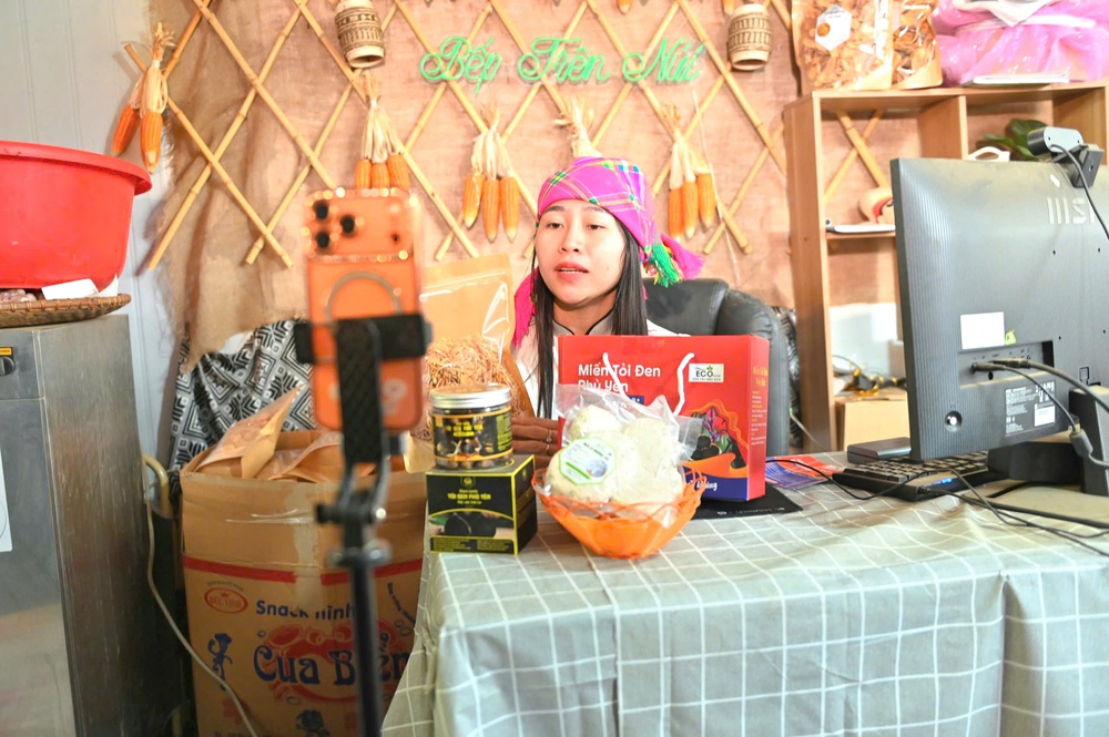 Phụ nữ miền núi trên "cao tốc số": Những ngọn núi không còn là khoảng cách- Ảnh 3.