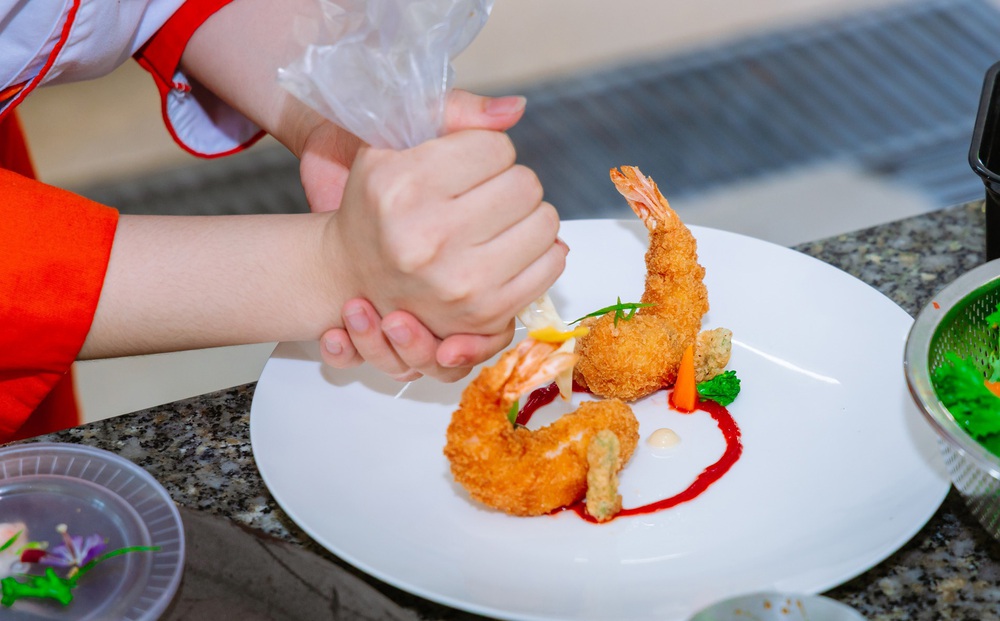"Đừng chê học nghề" - Bài cuối: Cần xác định lại tầm quan trọng của học nghề- Ảnh 1.