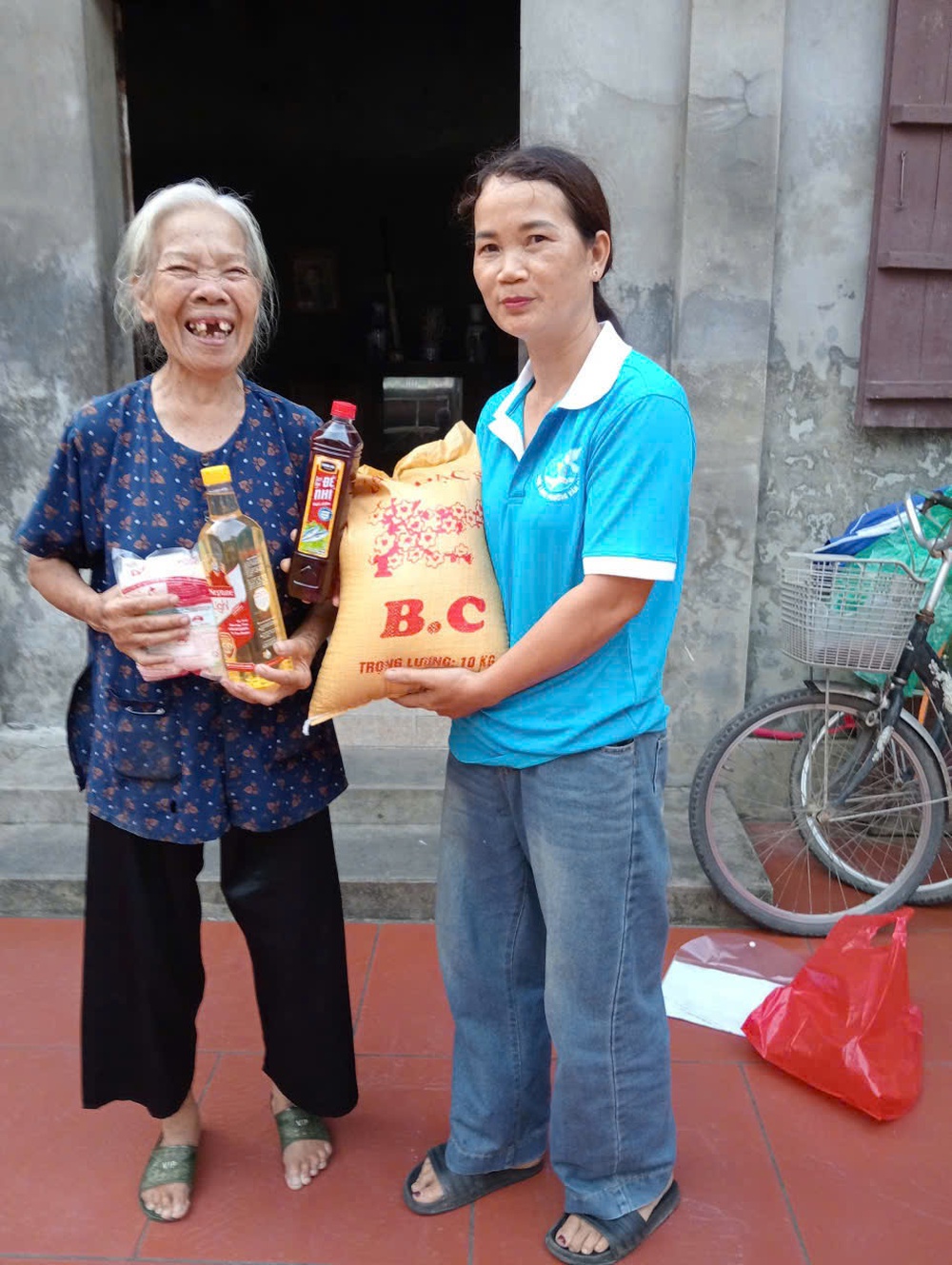 Trao yêu thương, vun đắp điểm tựa cho phụ nữ đơn thân cao tuổi - Ảnh 4.