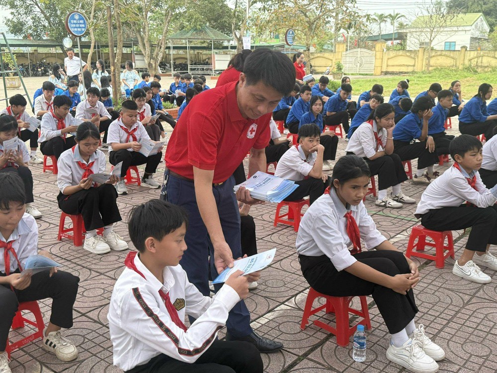 Hội Chữ thập đỏ Việt Nam: Những nhịp cầu nhân ái nâng bước phụ nữ và trẻ em- Ảnh 9.