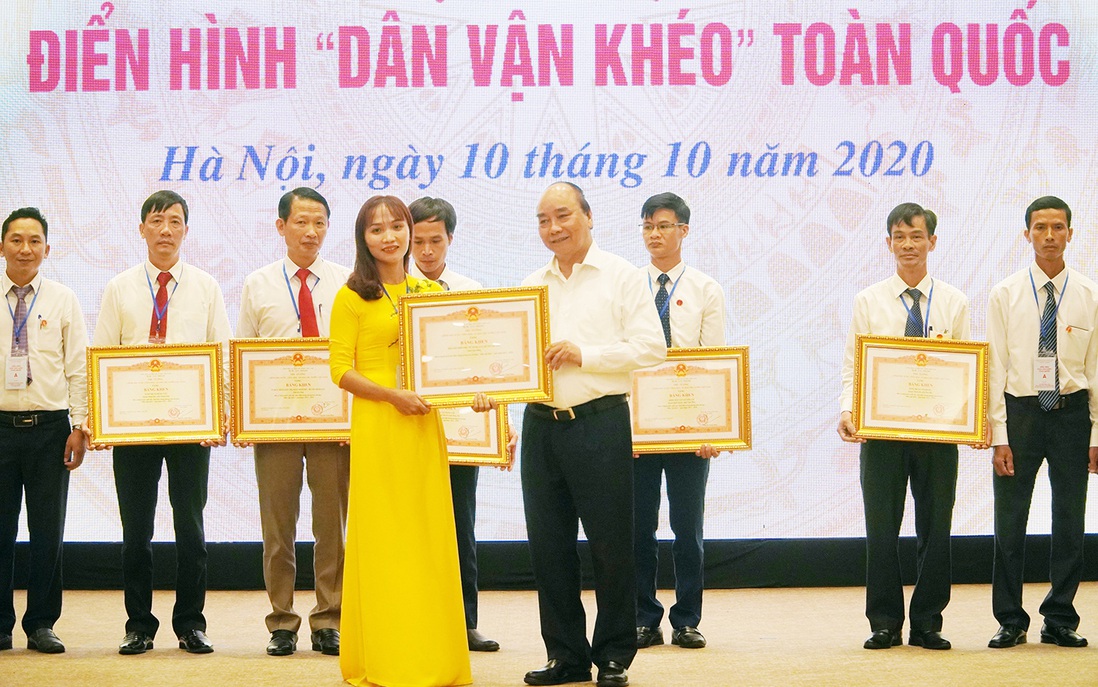 Thủ tướng trao tặng Bằng khen cho 25 tập thể, 39 cá nhân điển hình “Dân vận khéo”