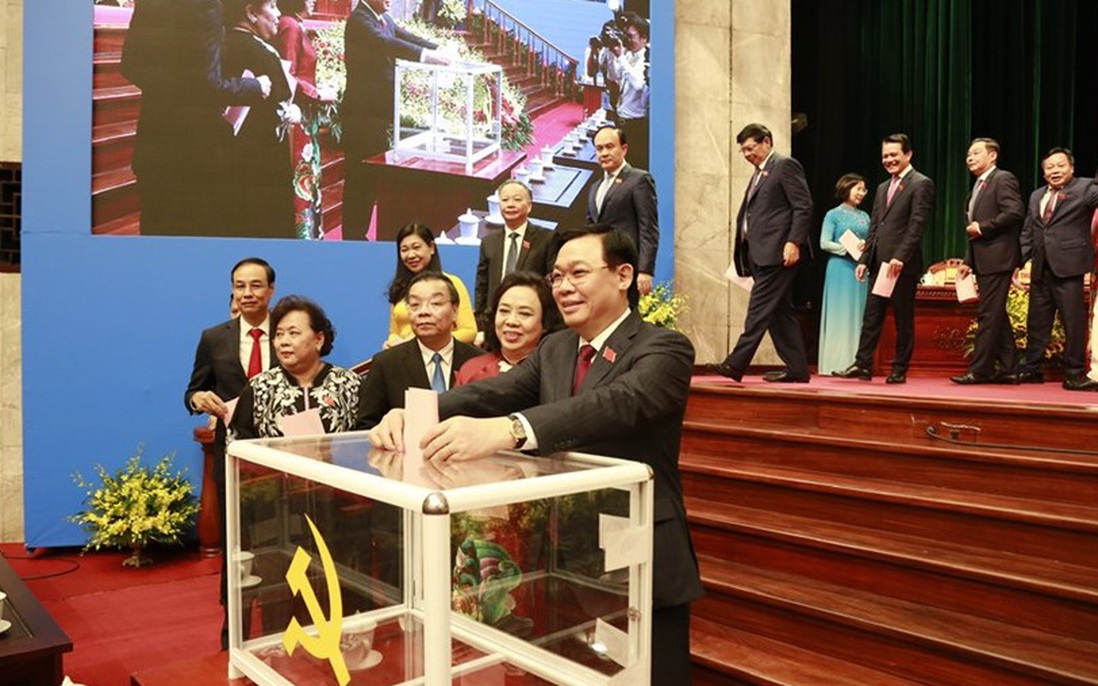 Thường vụ Thành ủy Hà Nội có 25% Ủy viên nữ, ông Vương Đình Huệ tái đắc cử Bí thư