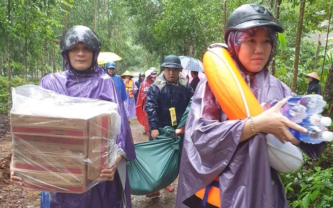 Các cấp Hội chia sẻ với thân nhân những người thiệt mạng do mưa lũ ở miền Trung 