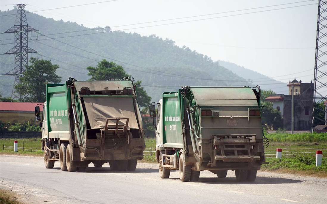 Bãi rác Nam Sơn lại bị chặn, rác bắt đầu ùn ứ ở nội thành Hà Nội