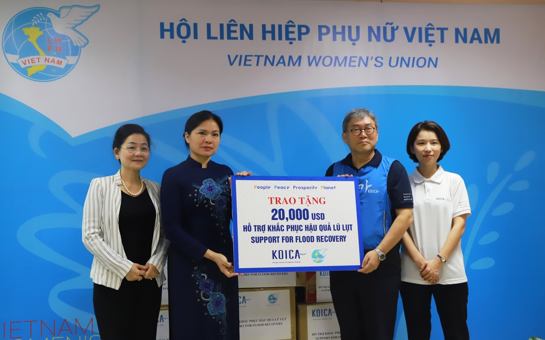 Hội LHPN Việt Nam tiếp nhận 20.000 USD hỗ trợ khắc phục hậu quả lũ lụt từ Văn phòng KOICA Việt Nam