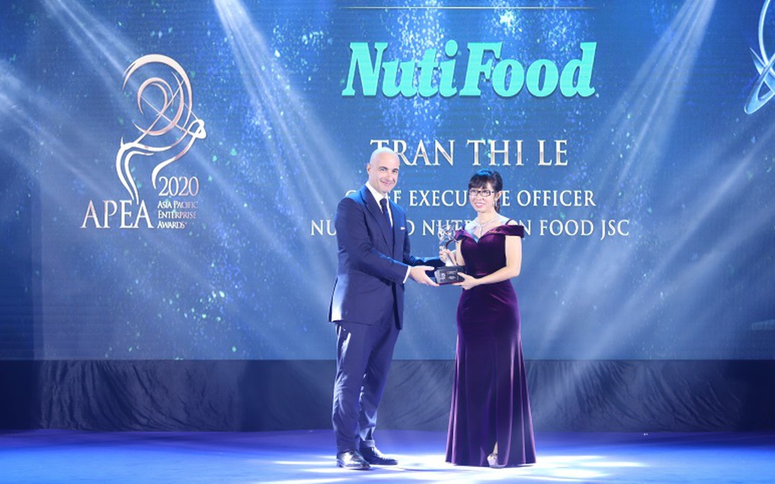 NutiFood lập "Hat-trich" với 3 giải thưởng về doanh nghiệp & lãnhđạo xuất sắc Châu Á