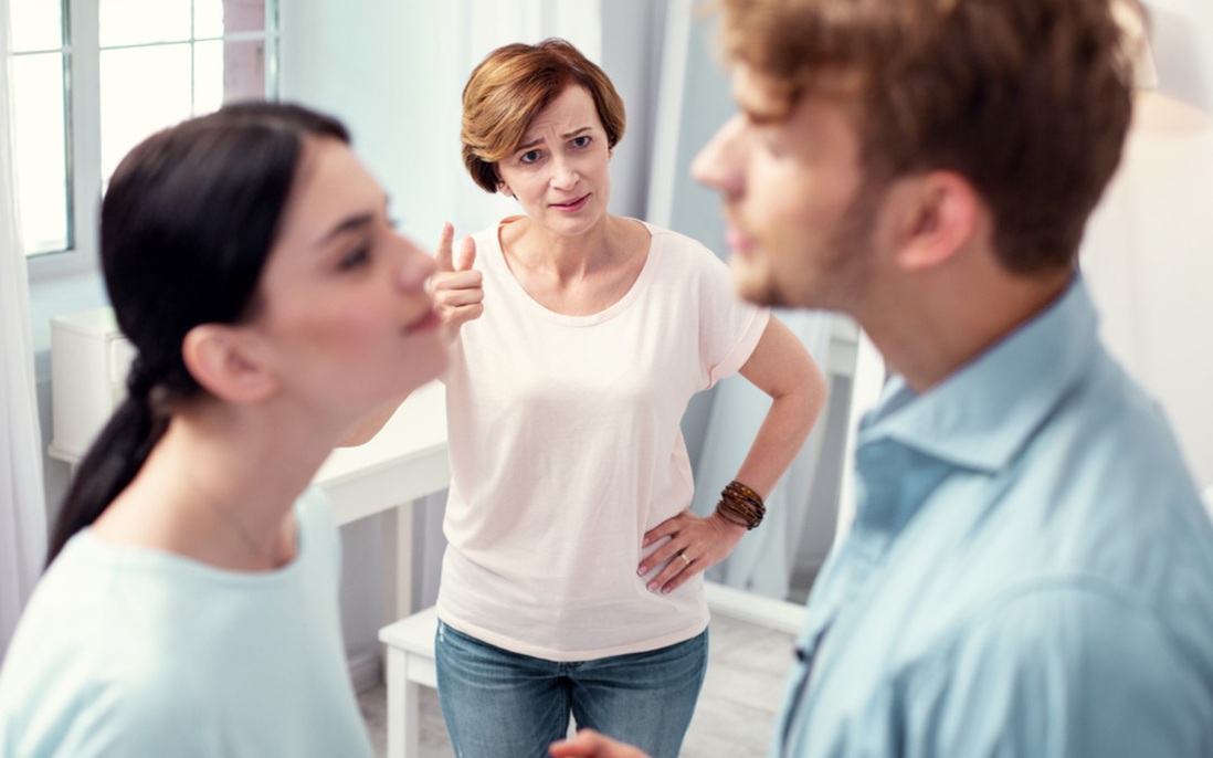 Phải làm gì khi mối quan hệ giữa mẹ và vợ quá căng thẳng?