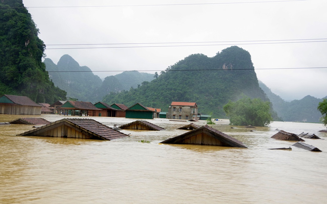 Hội LHPN Quảng Bình, Quảng Trị, Thừa Thiên-Huế tập trung ứng phó mưa lũ lớn tại miền Trung 