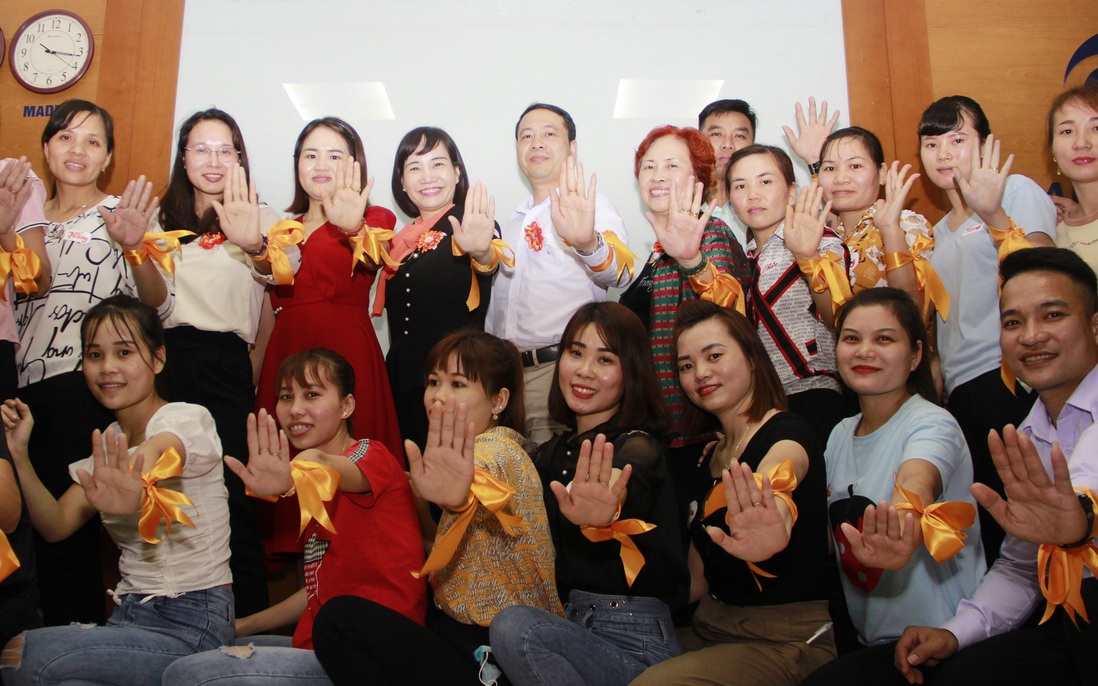 Công nhân lan tỏa thông điệp phòng chống bạo lực với phụ nữ trong doanh nghiệp