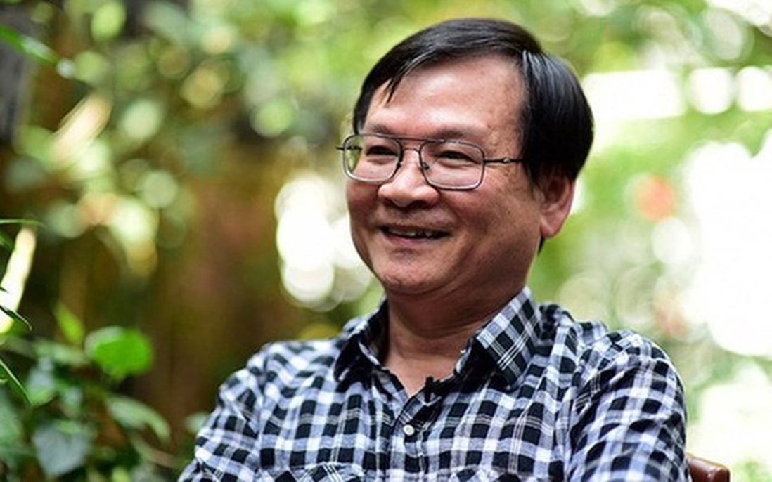 Nguyễn Nhật Ánh ký tặng độc giả Hà Nội nhân kỷ niệm 25 năm bộ sách “Kính Vạn Hoa”