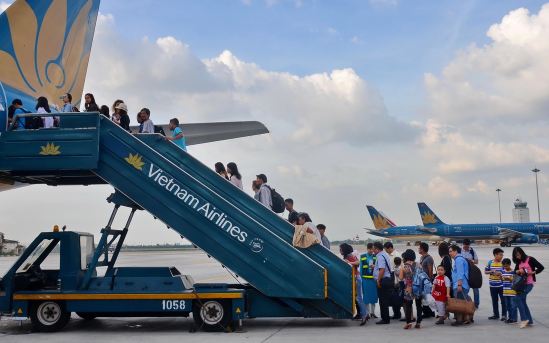 Website giả mạo Vietnam Airlines lừa bán vé máy bay  Tết