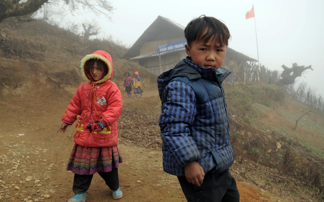 Nhiệt độ giảm sâu, hàng chục trường học ở Lạng Sơn cho học sinh nghỉ học
