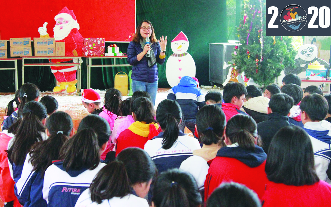 Mang Giáng sinh đến với trẻ có “H”